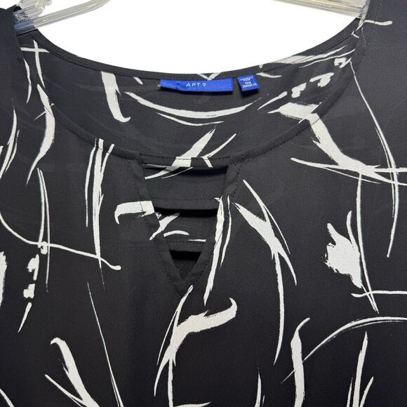 Apt 9 Black and White short sleeve blouse. Women’s Plus Size 0X - Picture 2 of 5